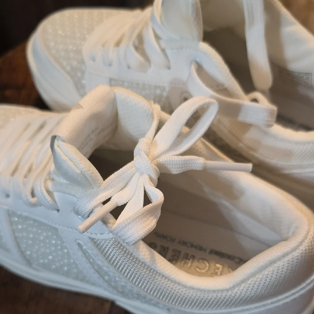 Skechers White Air Cushioned Fashion Sneakers With Tie Up Women's 6.5 - Picture 3 of 11